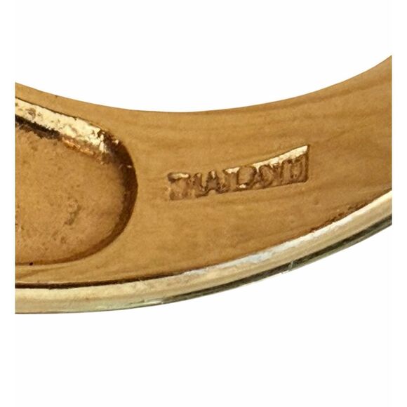 Statement Ring with pink Channel-Set Stones - Picture 11 of 11